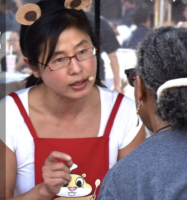 Hungry Gopher Kimchi Demo at Mar Vista Farmers market